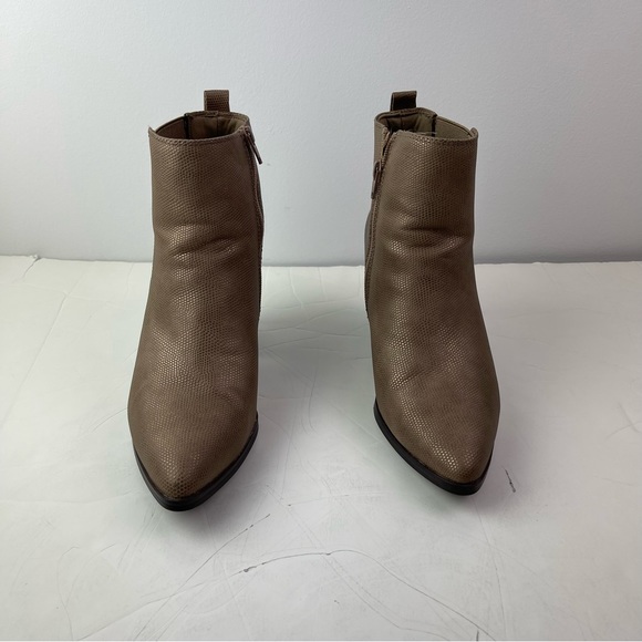 Yancee Auburn Pointed Two Square Heel Booties - Picture 2 of 9